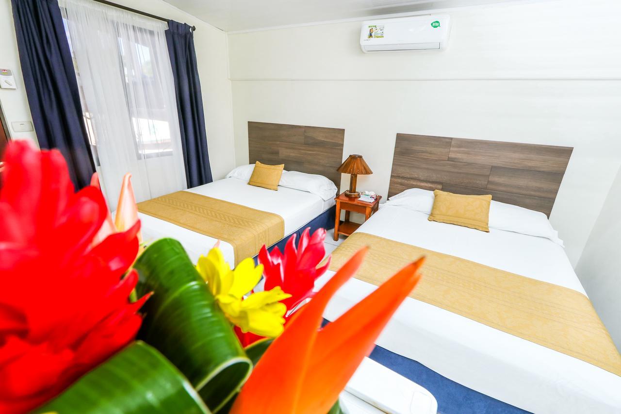 Hotel Flor Blanca 마누엘안토니오 외부 사진