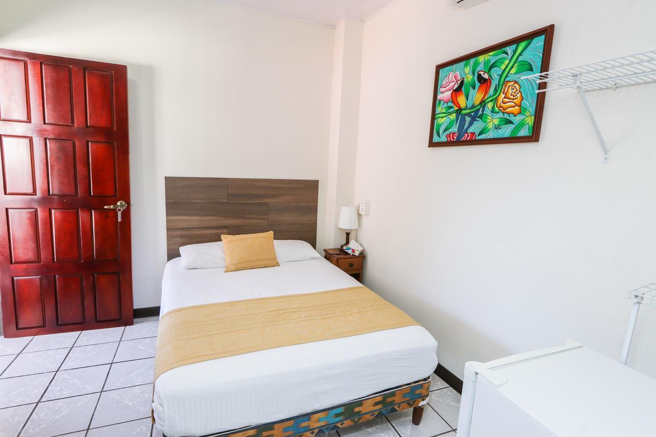 Hotel Flor Blanca 마누엘안토니오 외부 사진