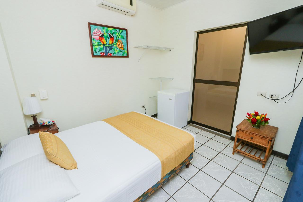 Hotel Flor Blanca 마누엘안토니오 외부 사진