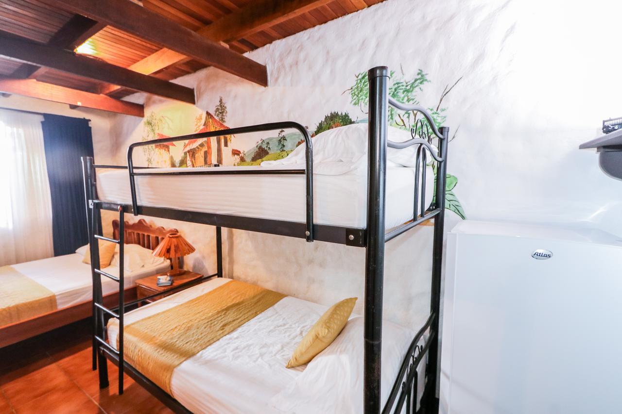 Hotel Flor Blanca 마누엘안토니오 외부 사진