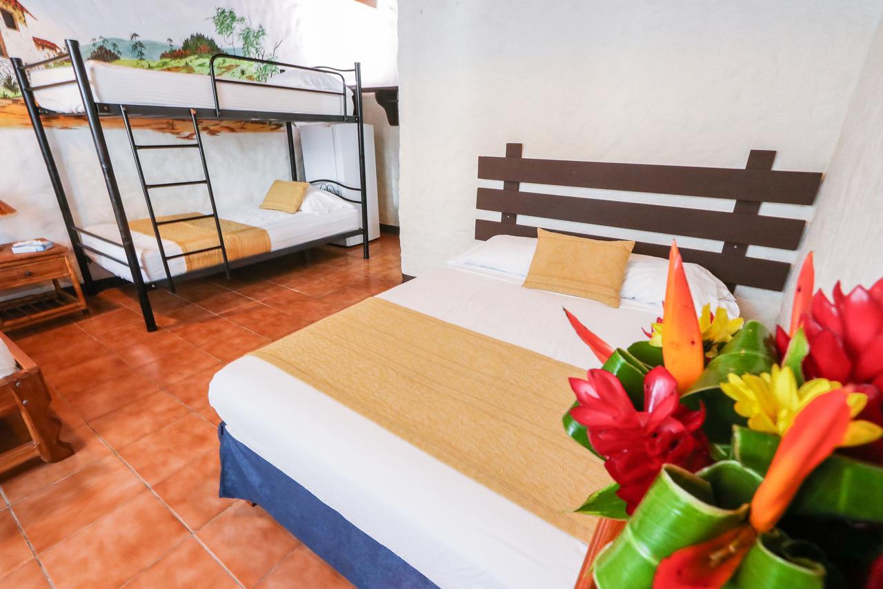 Hotel Flor Blanca 마누엘안토니오 외부 사진
